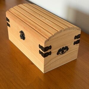ArtMinds Natural Wood Storage Box with Metal Accents - Paitable Diy Project
